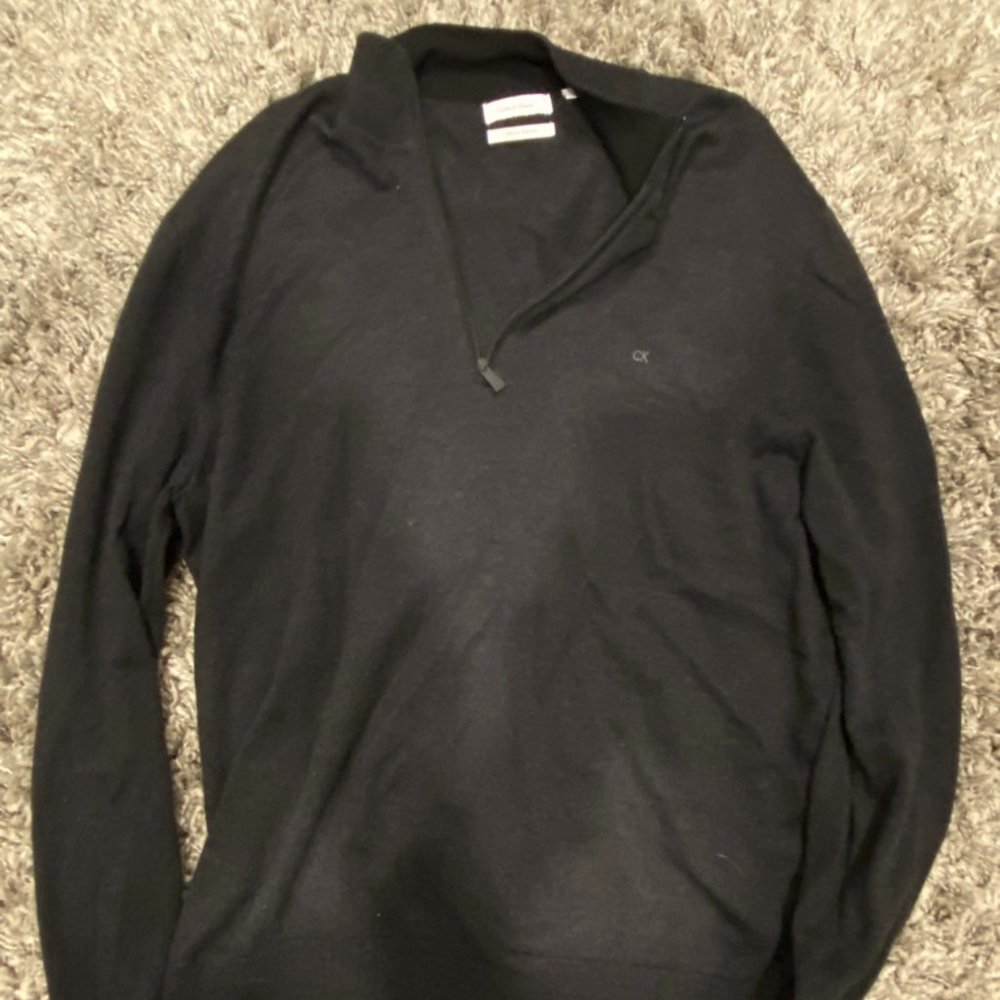 Black Calvin Klein 3/4 zip, large